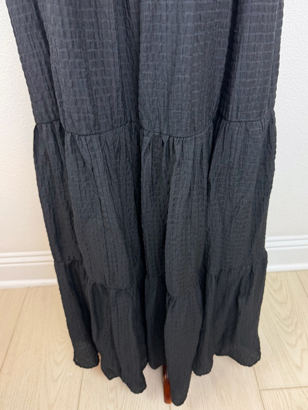 By Anthropologie Tiered Puff-Sleeve Maxi Dress in Black Size Large - Picture 7 of 14